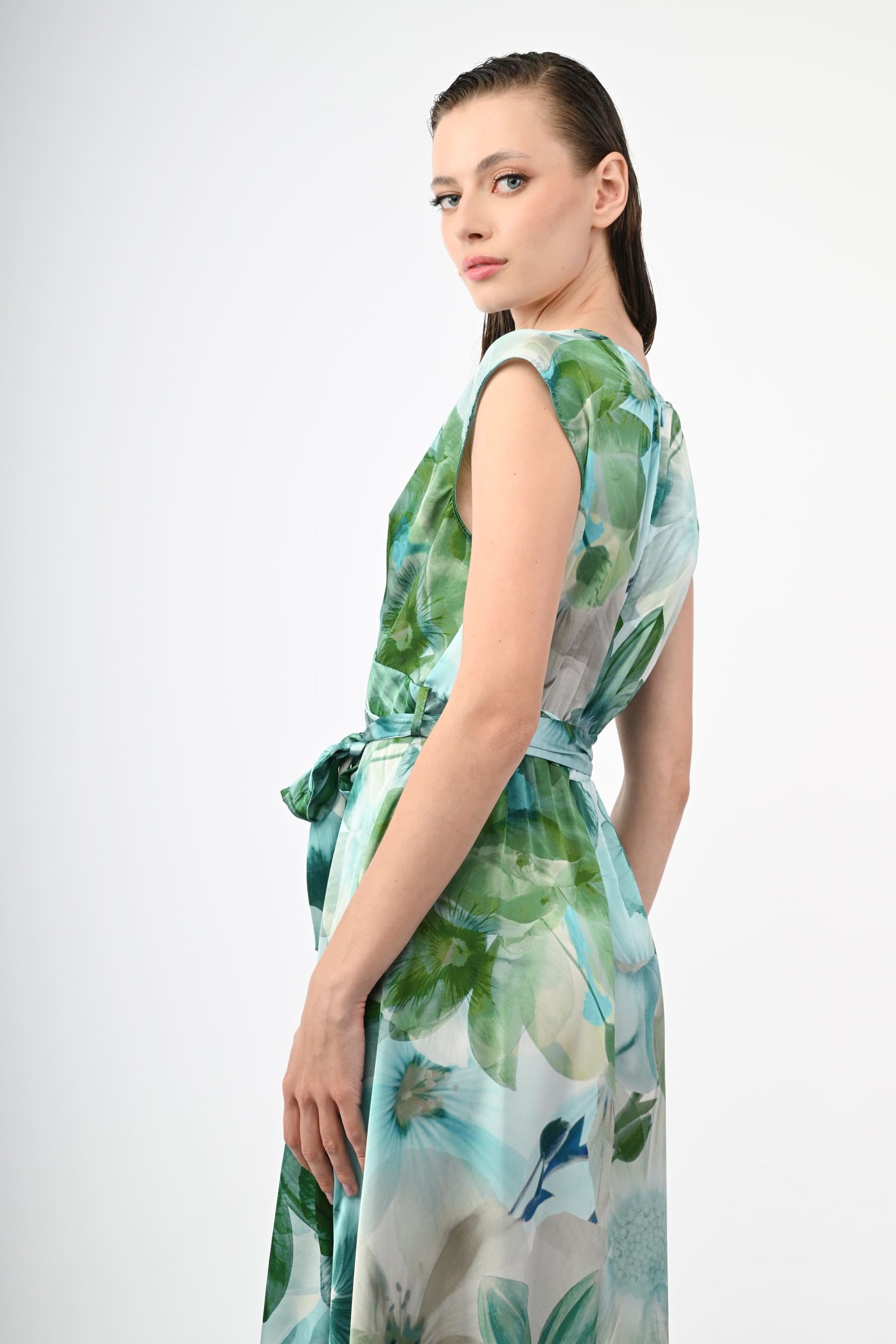 EE5FAVE-24_4_4_dc4b1339-d4c2-463b-b6e8-eb1621dba59f