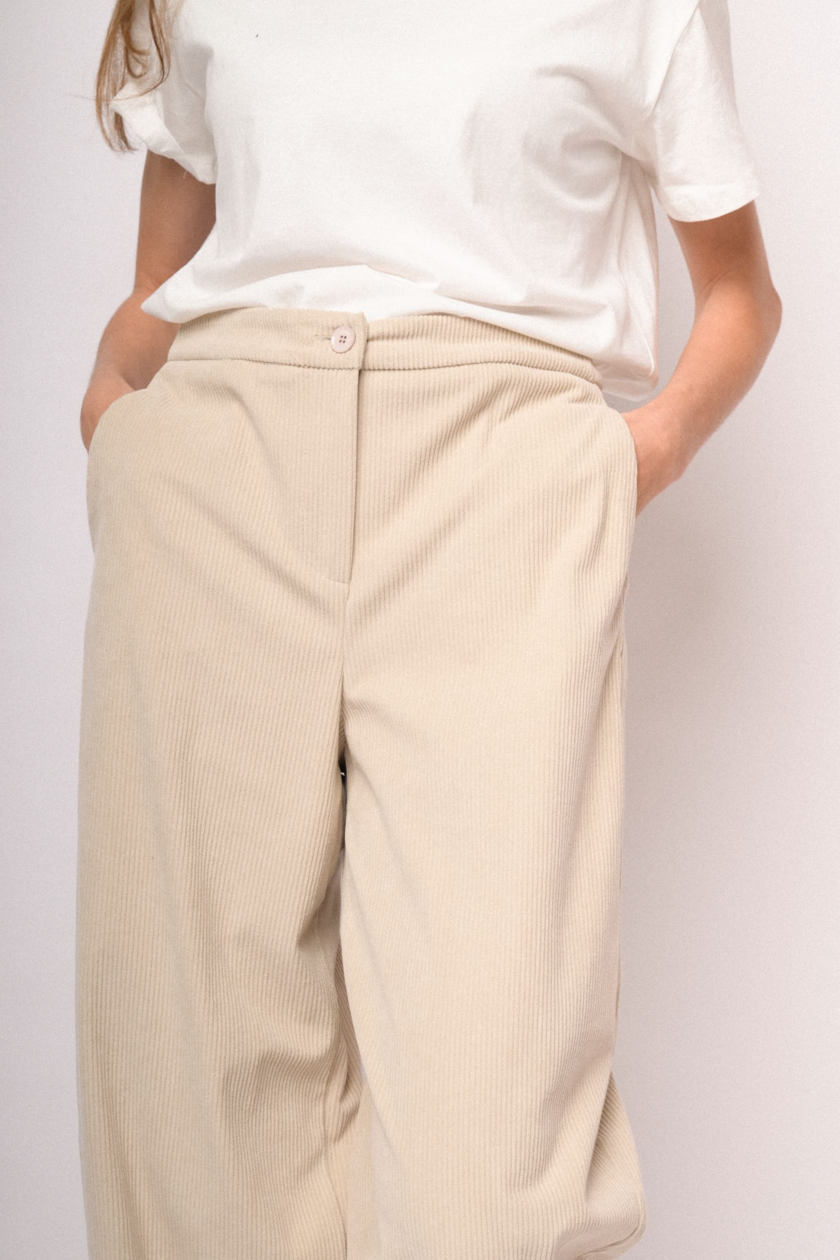 Pantaloni balloon beige in velluto a coste