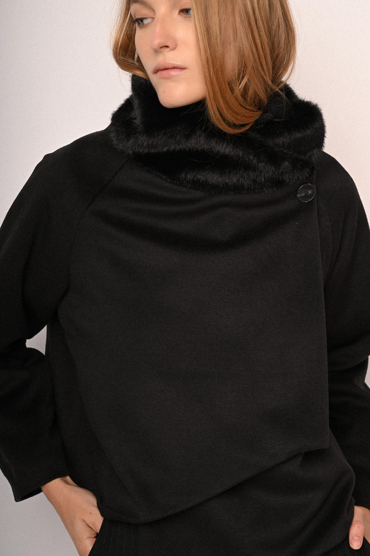 Cappa con collo in faux fur