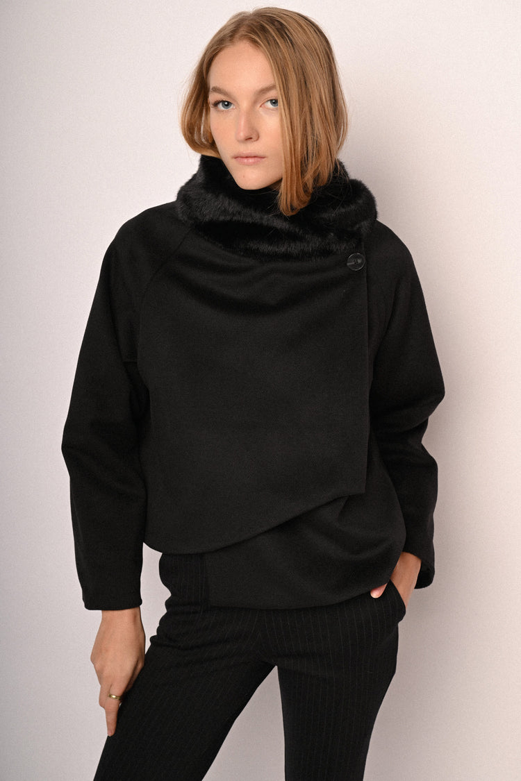 Cappa con collo in faux fur