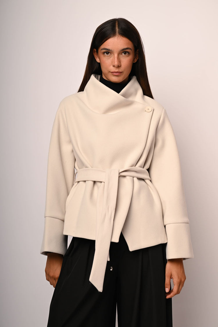 Cappotto corto con cintura
