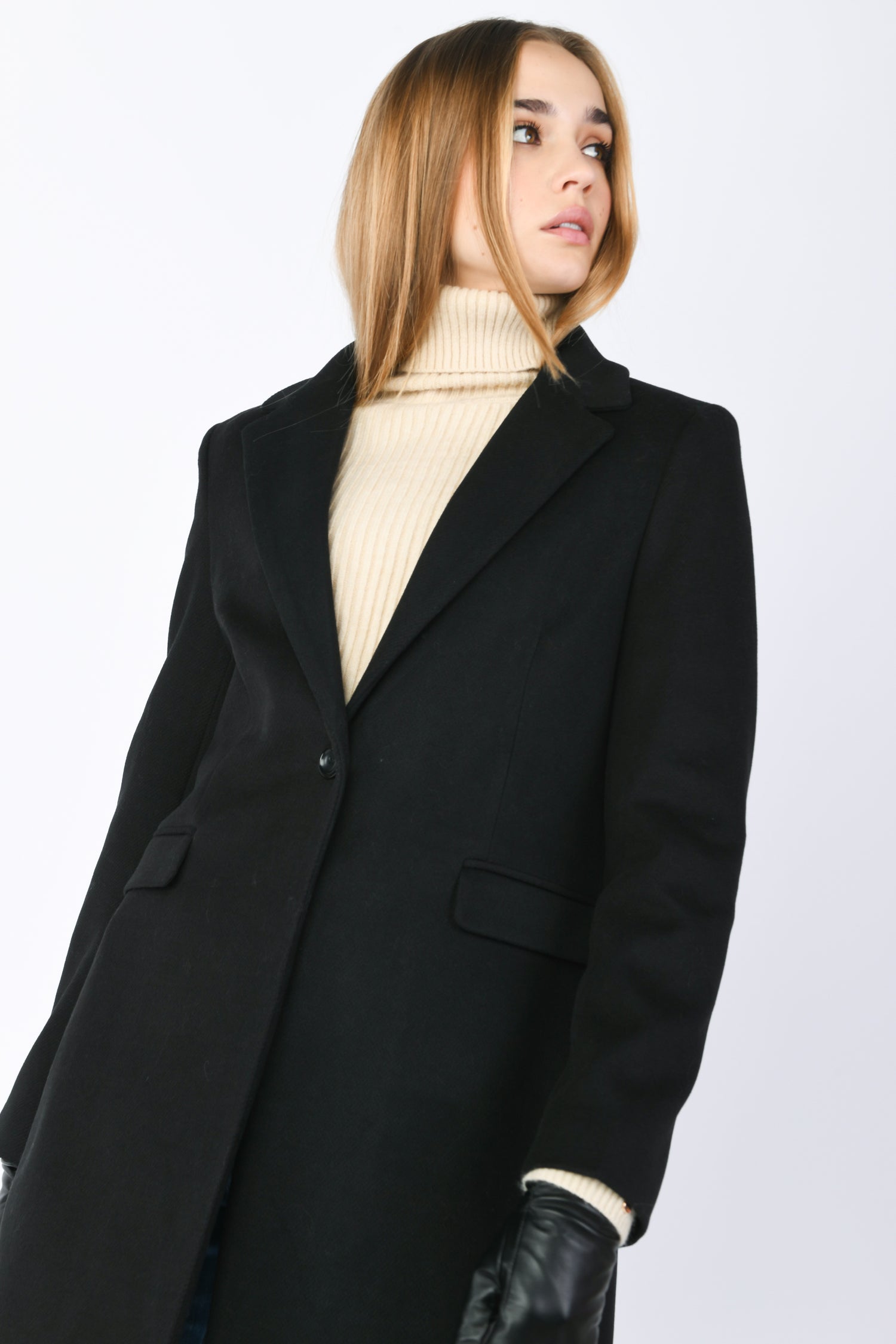 EM09TF236DNE-23_4_10_aac2d245-12d6-426b-8632-748559e0a7fc