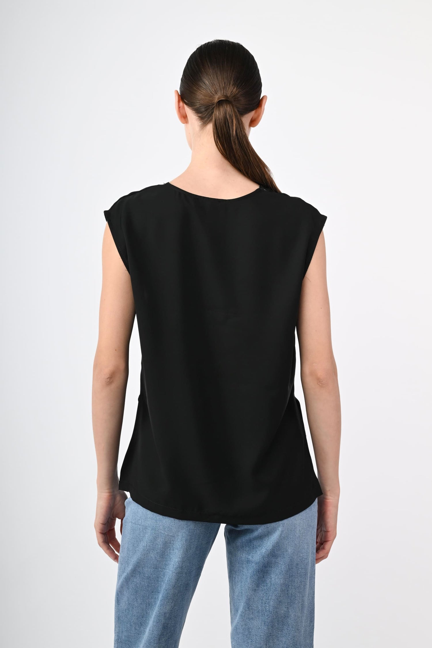 FBL3728NE-24_6_6_9ef48ddb-d3cd-4df6-83e8-2ee1a0f21d87