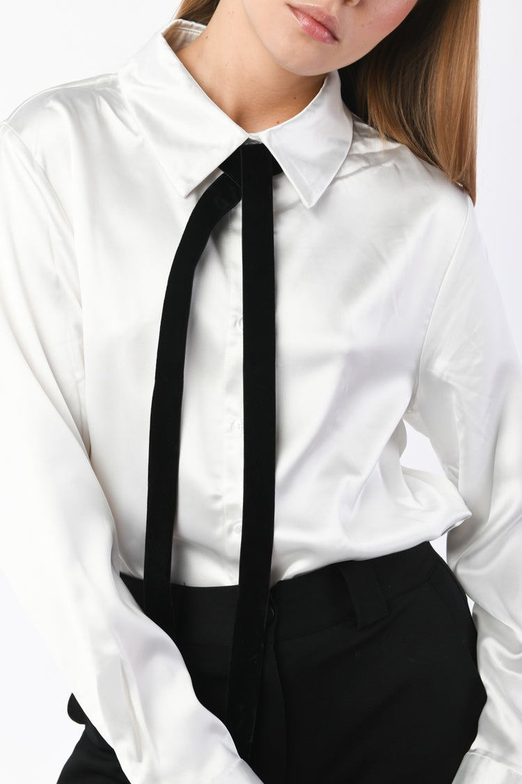 Camicia in raso con cravattino
