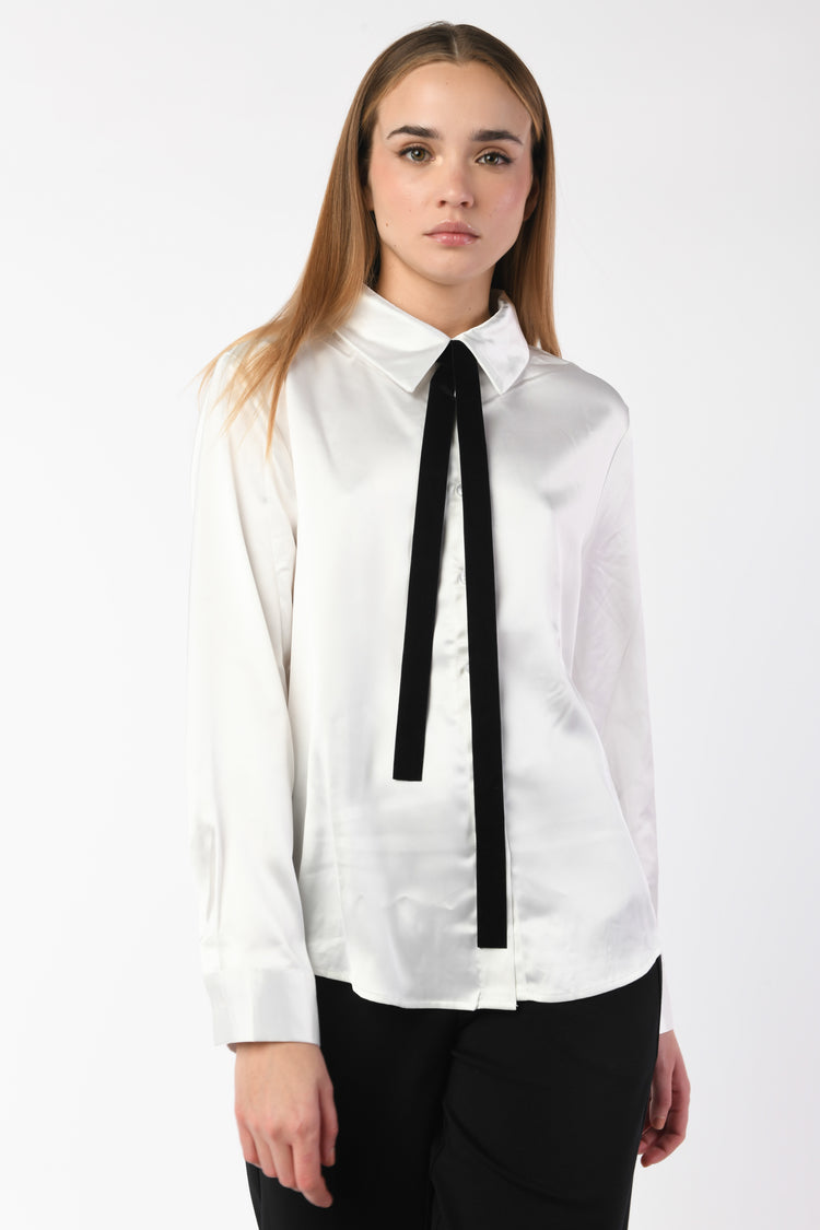 Camicia in raso con cravattino