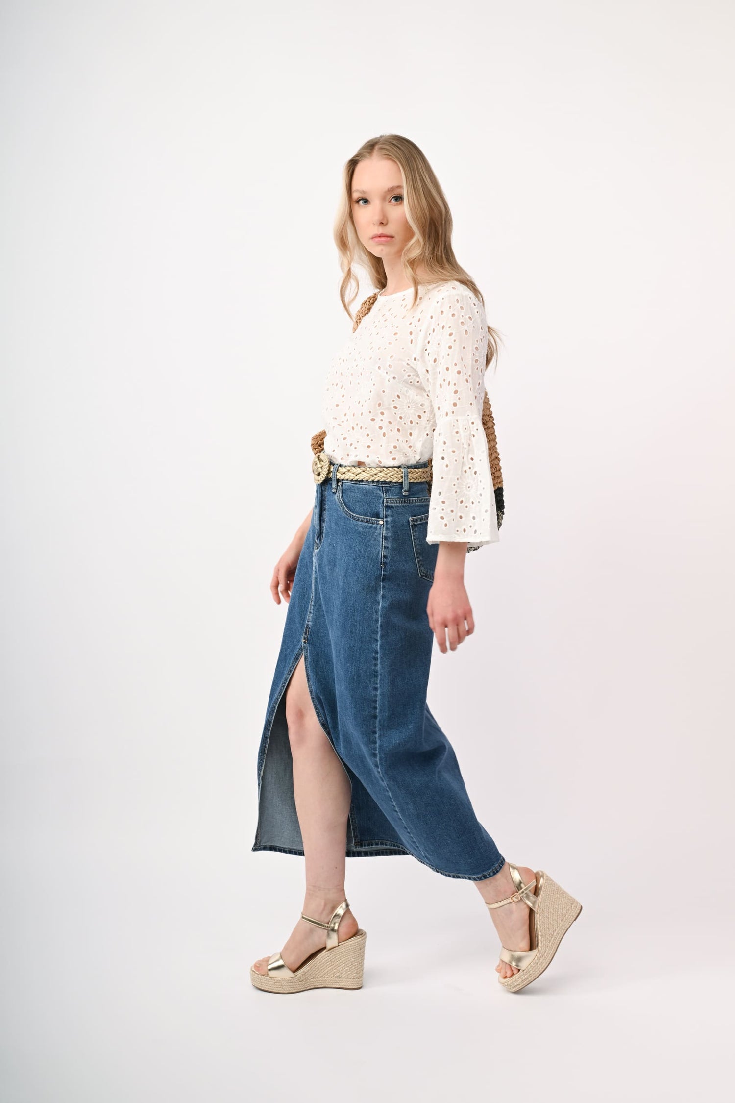 FK11682BI-24_6_6_ff7ebe61-df7e-4d29-ae86-bddcb7a65805