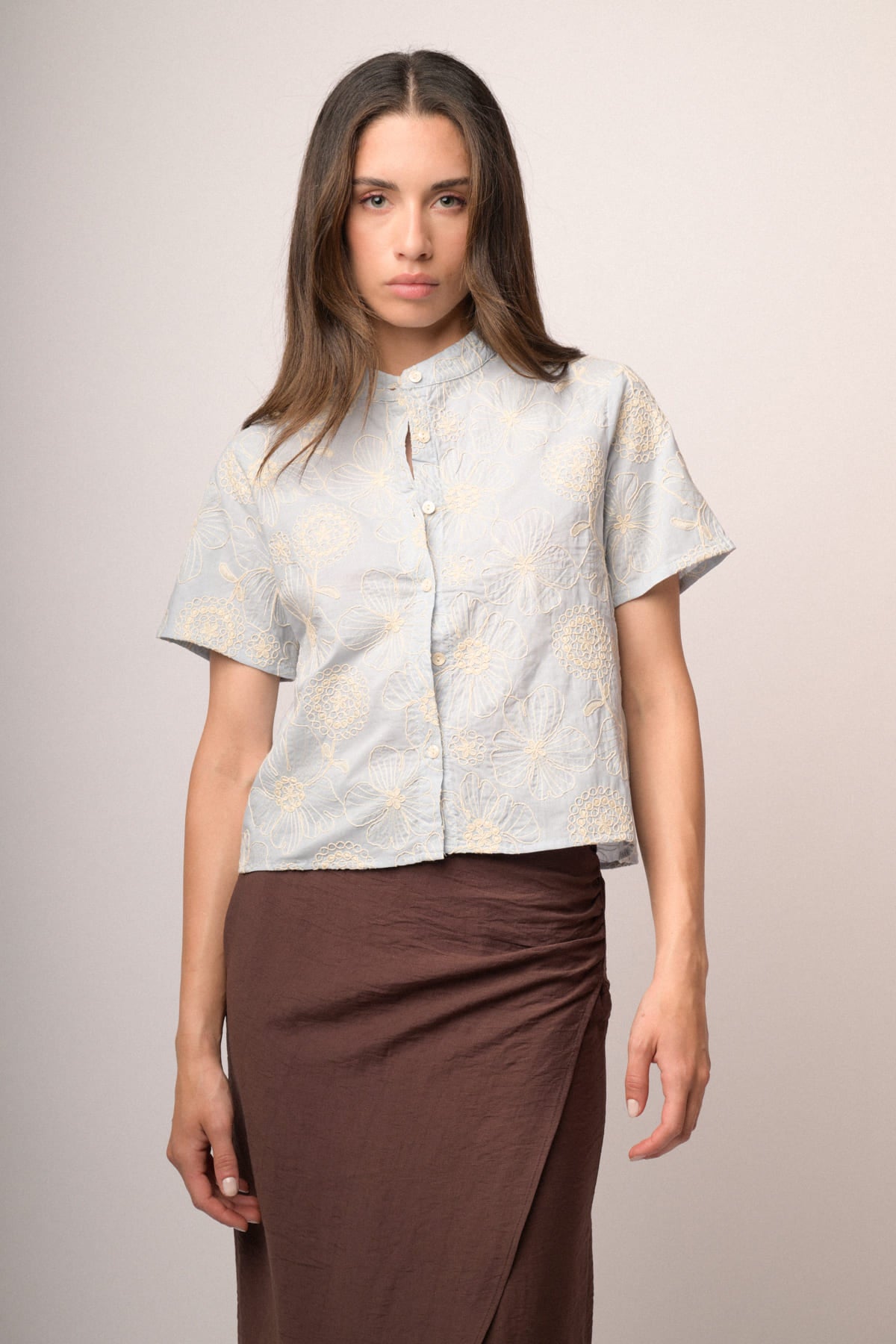 Camicia ricami fiori