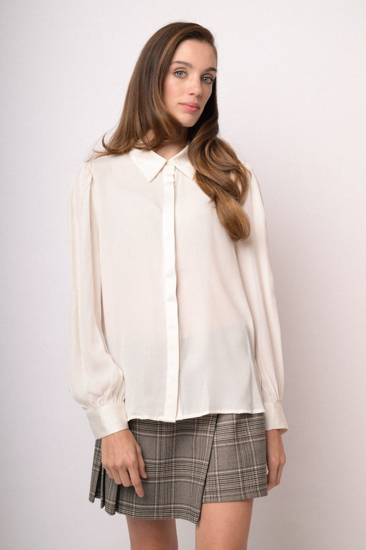 Camicia satinata avorio con fiocco
