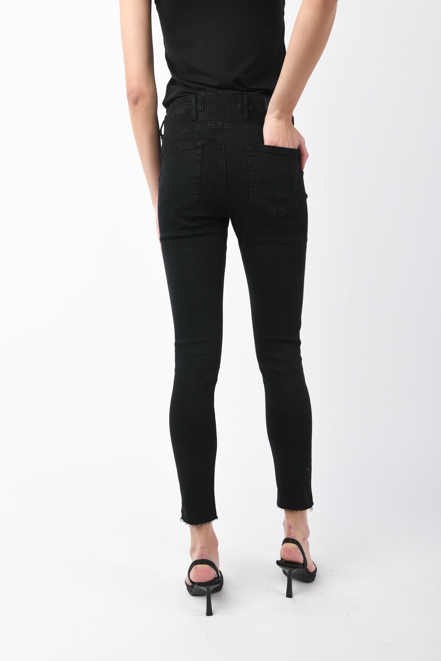 GI229NE-23_6_6_78637baa-7a37-4e89-ac12-989ce195616e