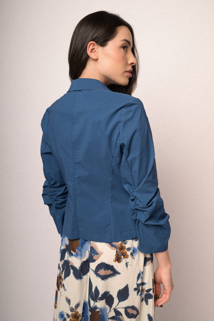 Blazer basic monopetto blu denim con maniche arricciate