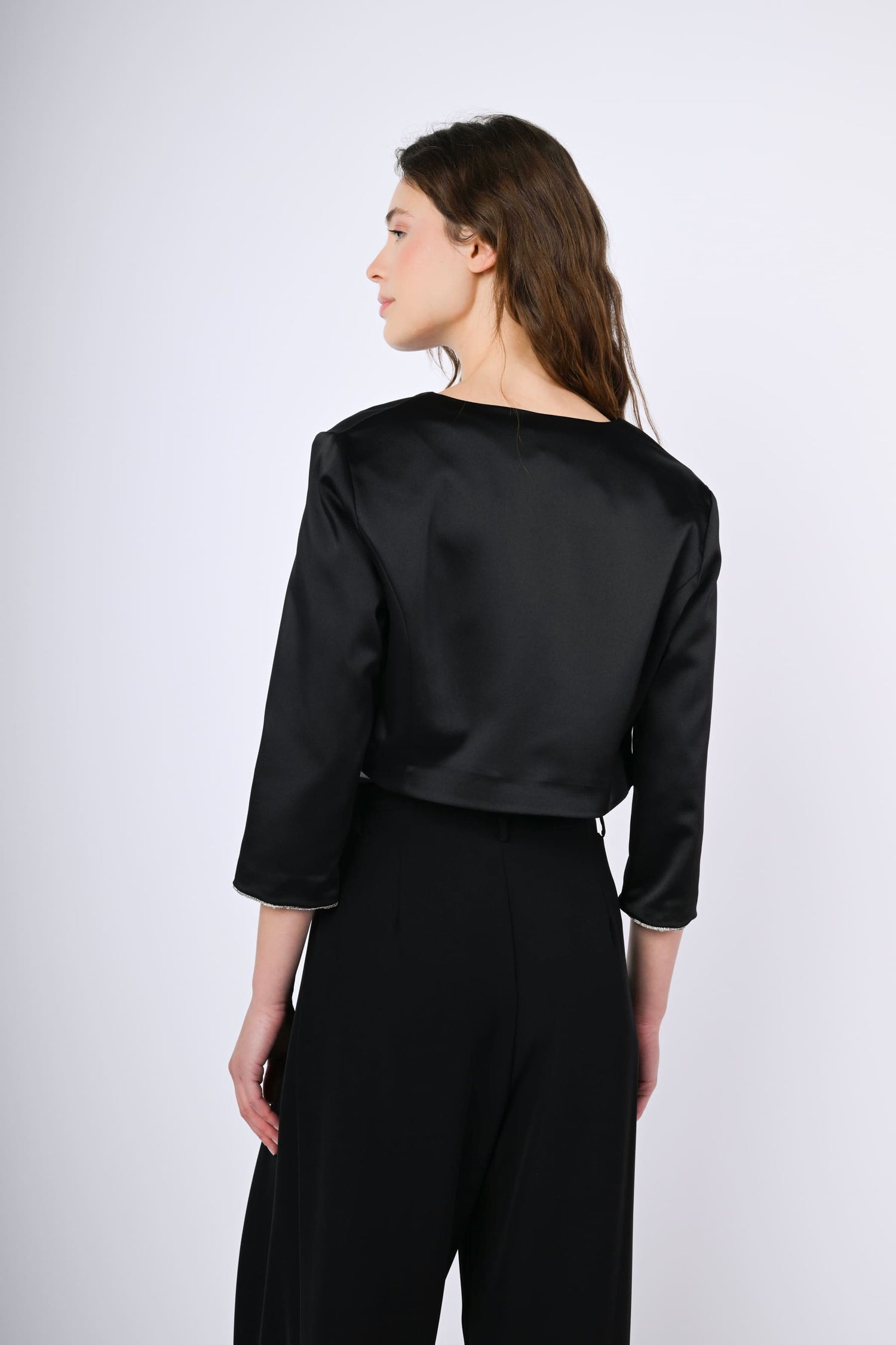 GIA56162E702NE-24_3_3_faffcdf3-eb49-4208-b685-7453d2ce5626