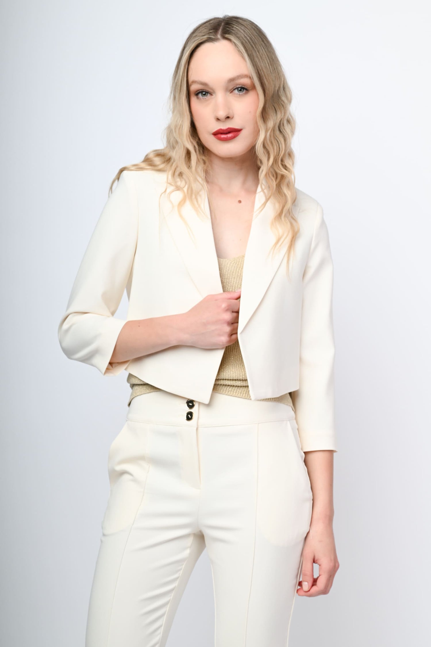 GIA5660PT1PA-24_1_1_c4be9ad2-0b2c-4c97-994e-62474acbb371