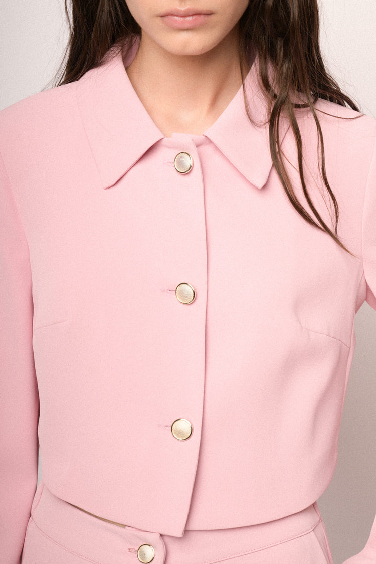 Giacca crop rosa con bottoni argentati