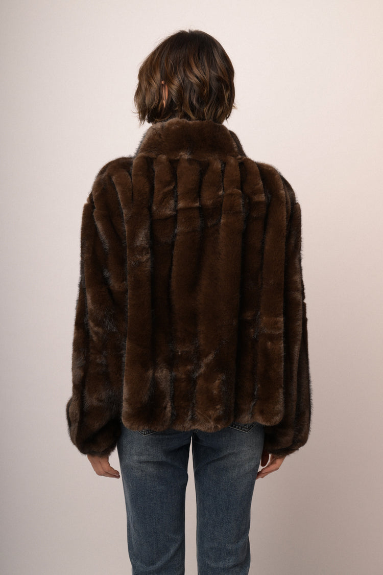 Giacca pelosa con zip
