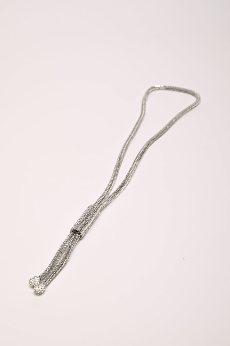 Collana lunga tubolare con strass