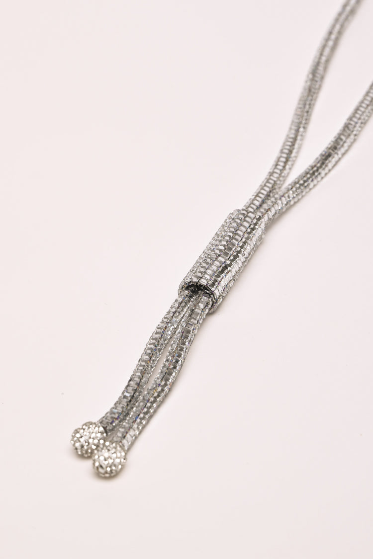 Collana lunga tubolare con strass