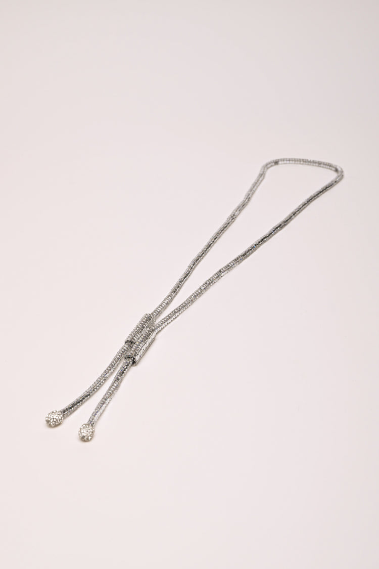 Collana lunga tubolare con strass