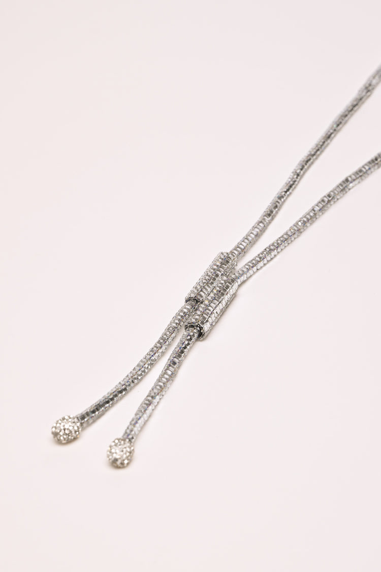 Collana lunga tubolare con strass