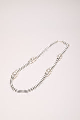 Collana lunga con perle