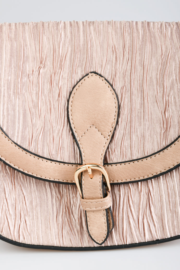 Borsa tracolla goffrata con fibbia