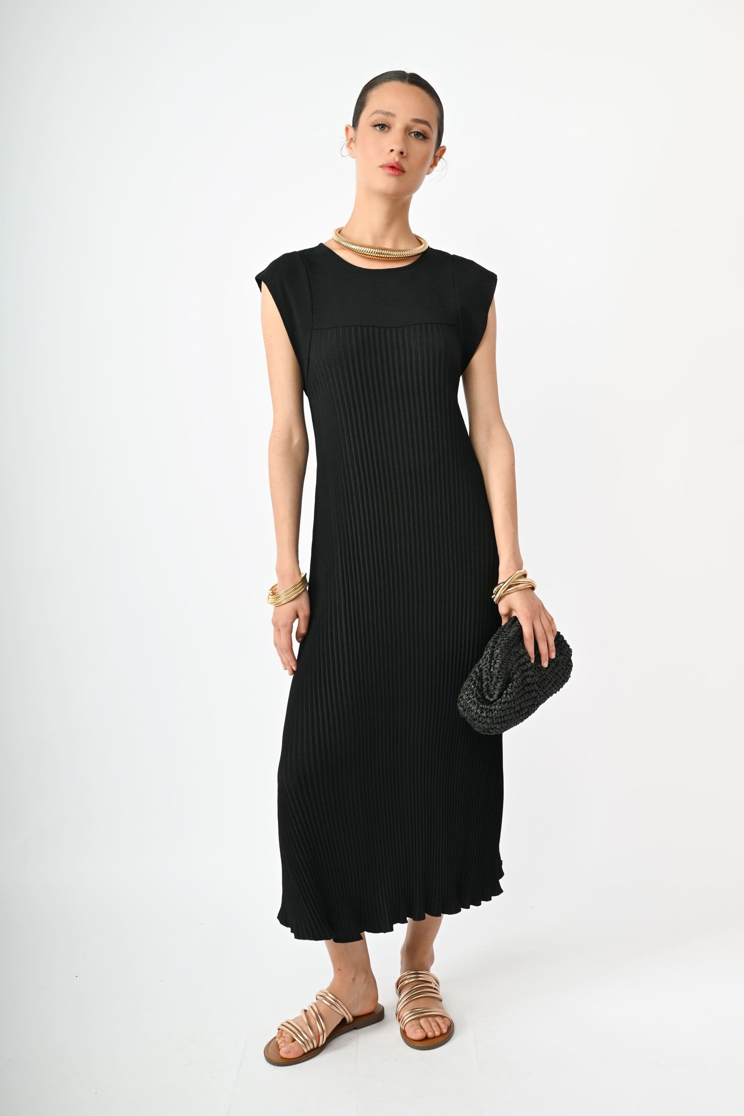 HZ18970NE-24_1_1_376f4897-1dab-48e4-b389-34e5f46d4782