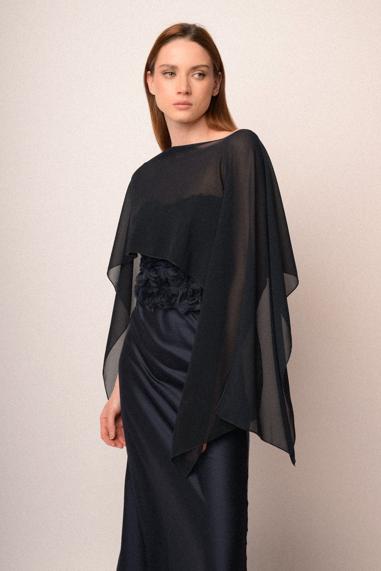 Coprispalle fluente in tulle blu
