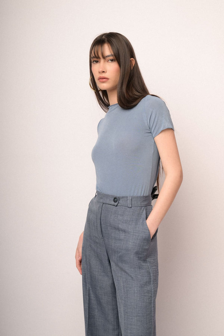 T-shirt in viscosa e seta blu denim