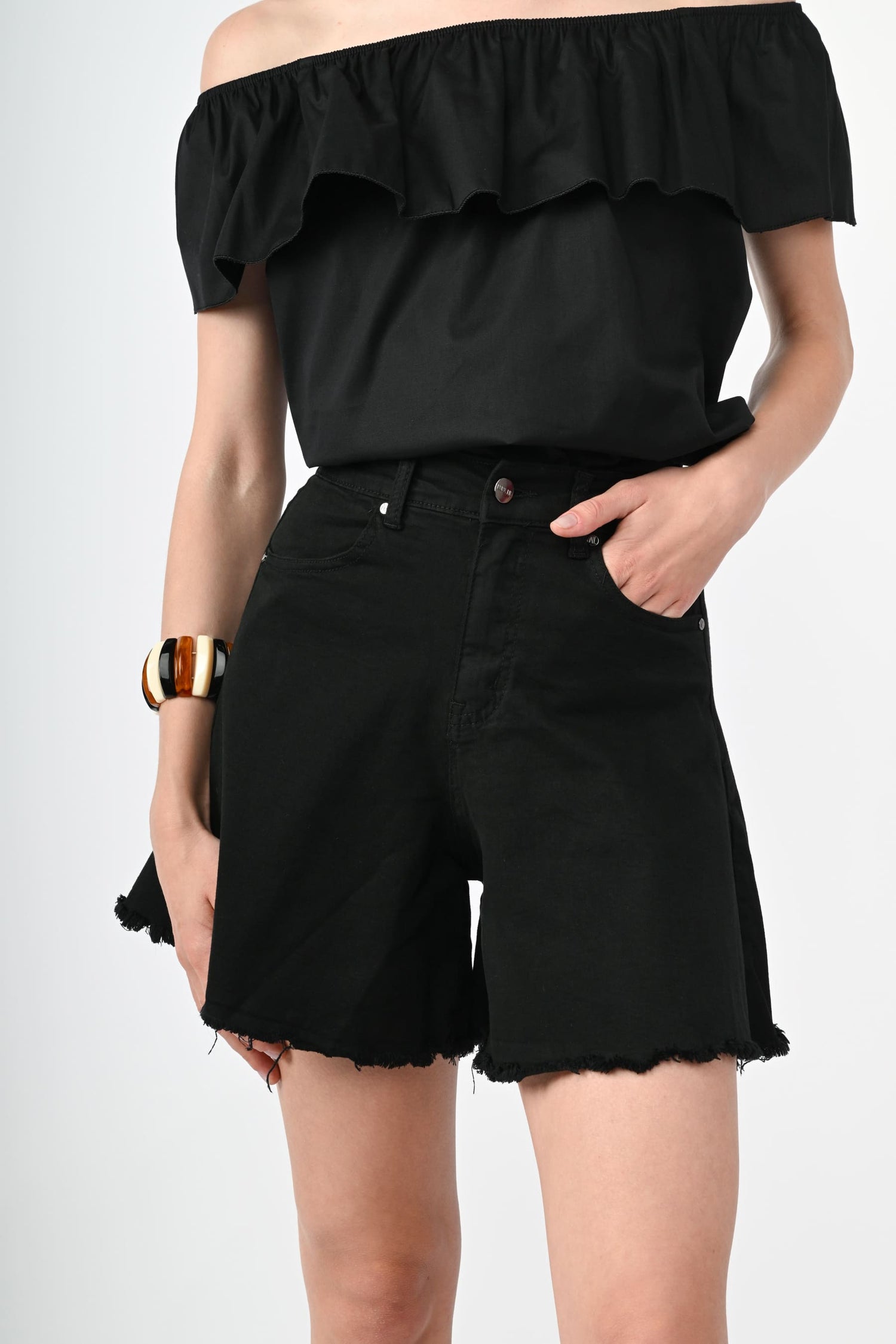 JJ20164LCJE-24_3_3_8bbede5d-b207-472e-85a6-fcf2271e73bf