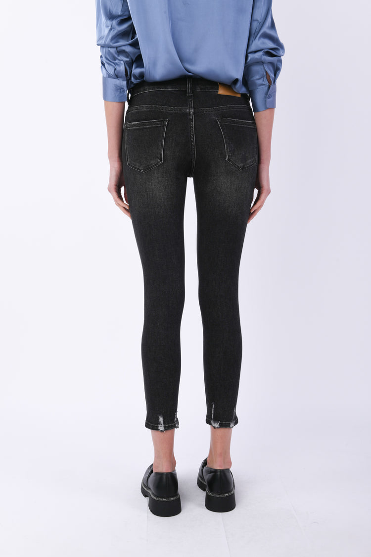 Jeans skinny con strappi