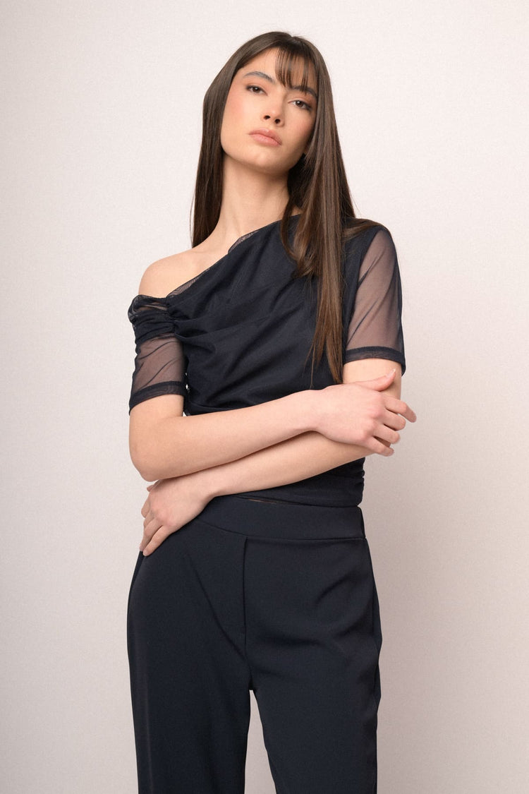Top asimmetrico in tulle blu