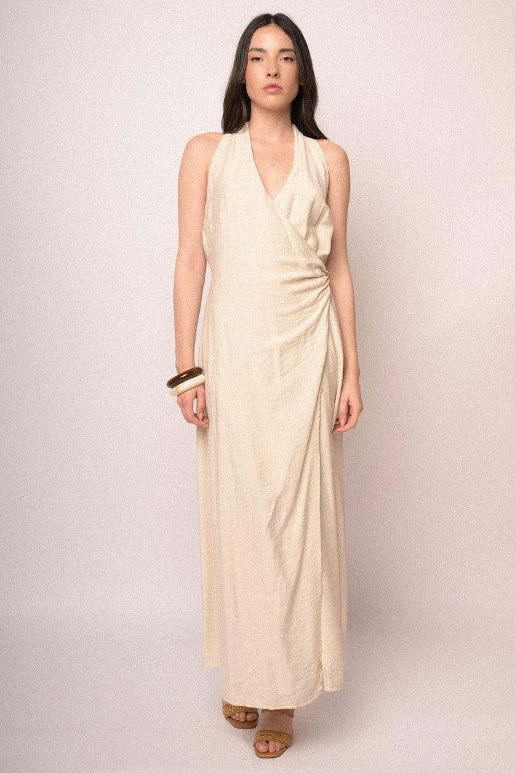 Abito lungo halter in viscosa beige con fibbia-gioiello