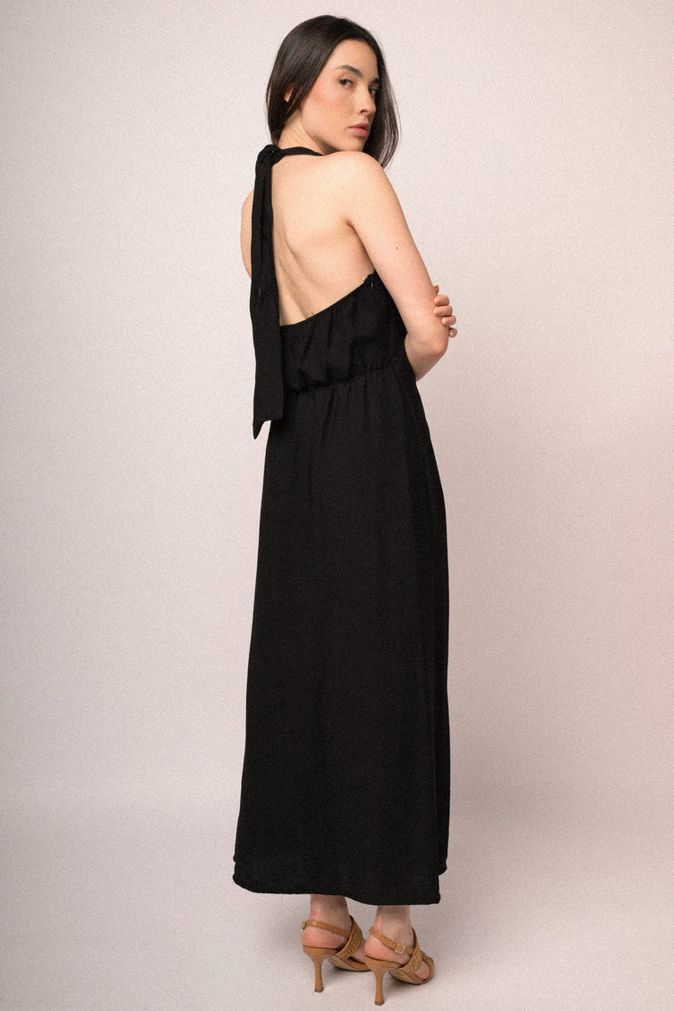 Abito lungo halter in viscosa nera con fibbia-gioiello