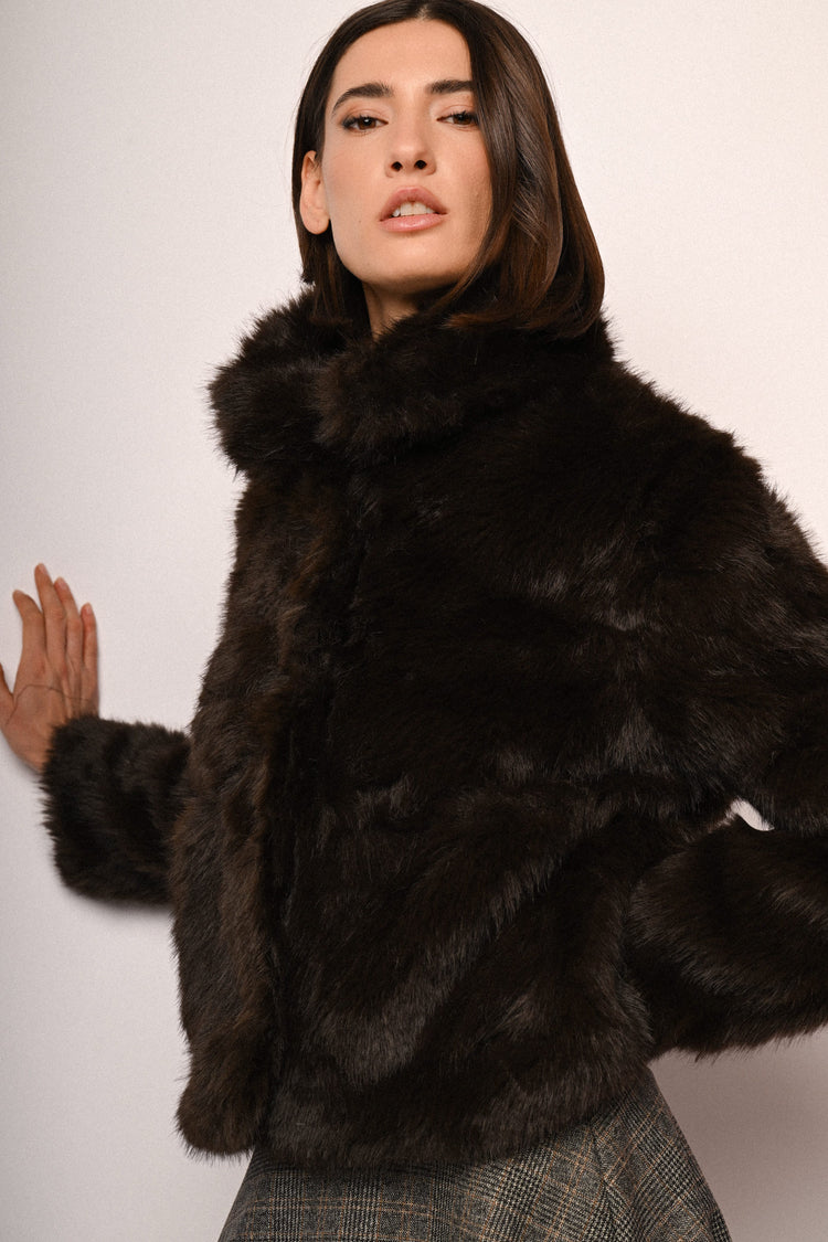 Giacca corta in faux fur