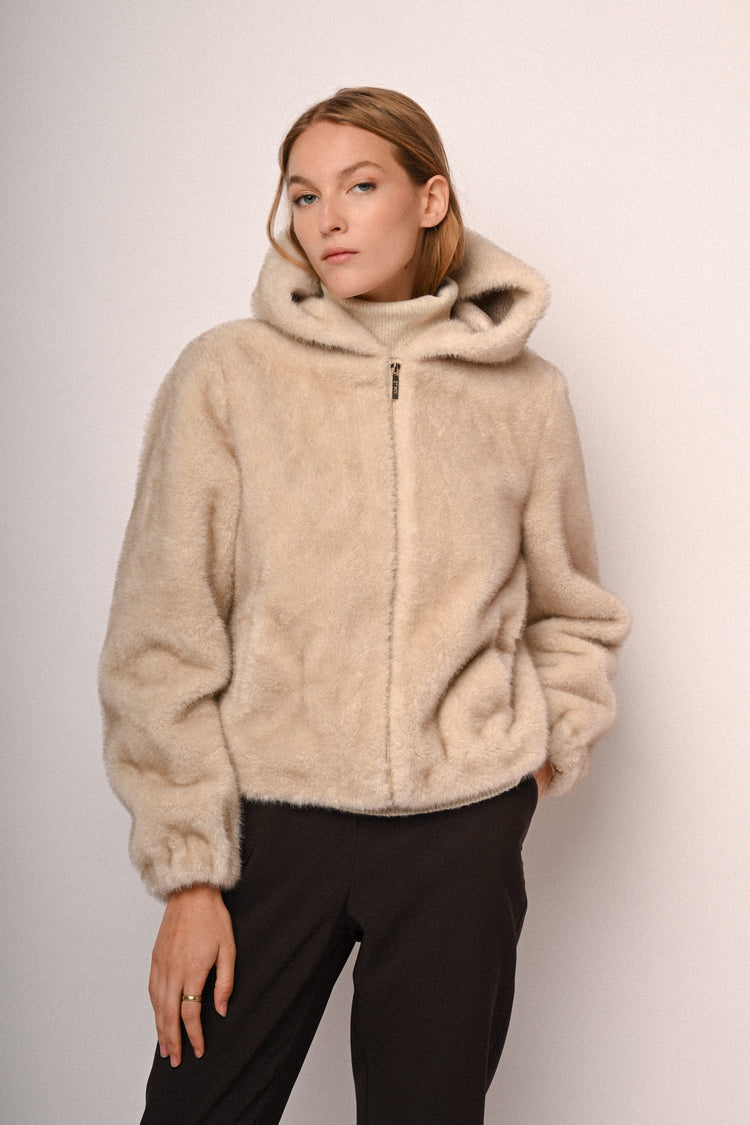 Giacca in faux fur con cappuccio