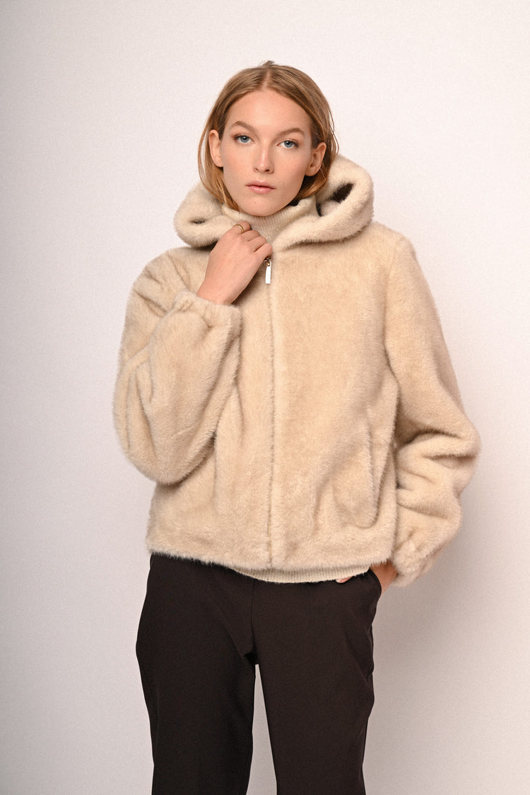 Giacca in faux fur con cappuccio