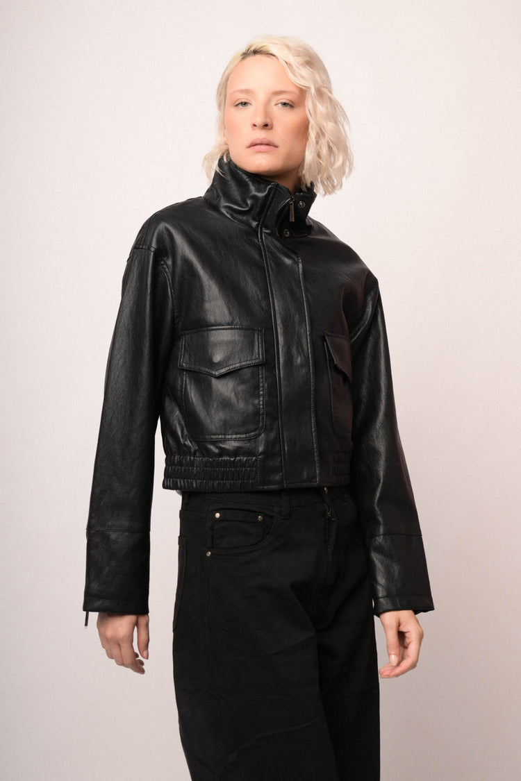 Bomber nero in similpelle