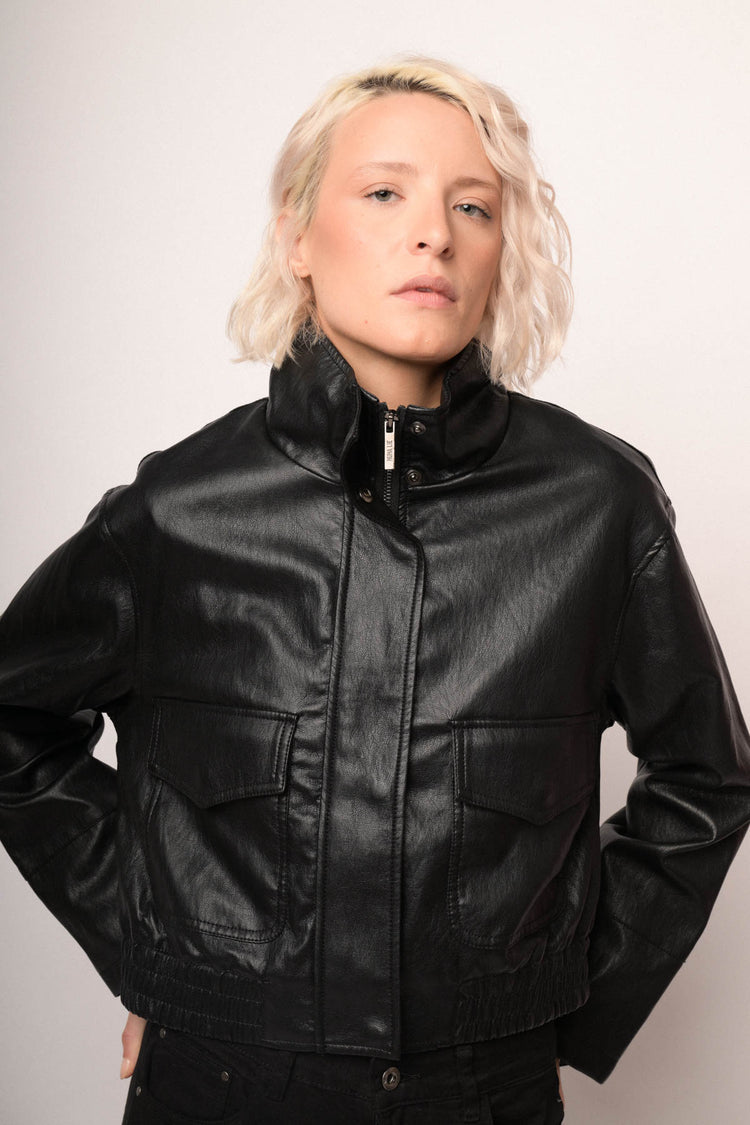 Bomber nero in similpelle