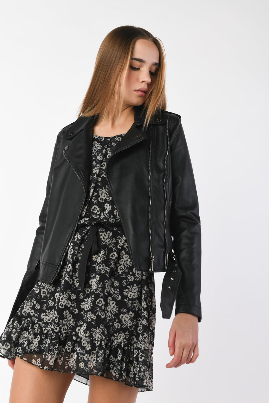 KG11278NE-23_4_4_e26bfef3-ba76-4f37-a16d-681758005e93