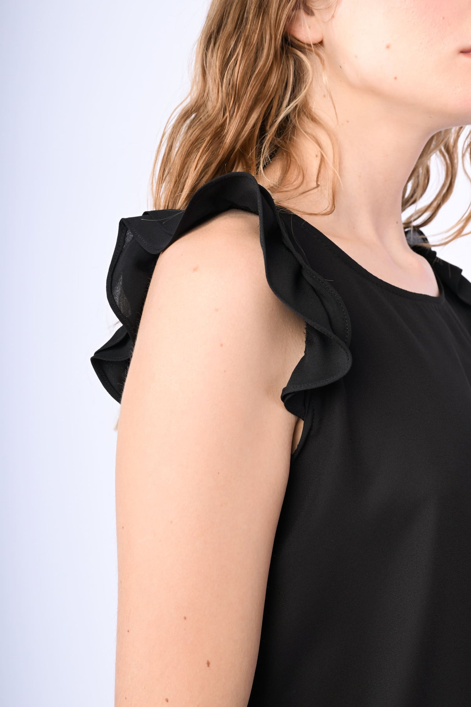 LI4038433NE-24_4_8_faffd1ac-1b74-46ce-ac3c-3bf12adfe33f