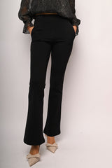 Pantaloni svasati