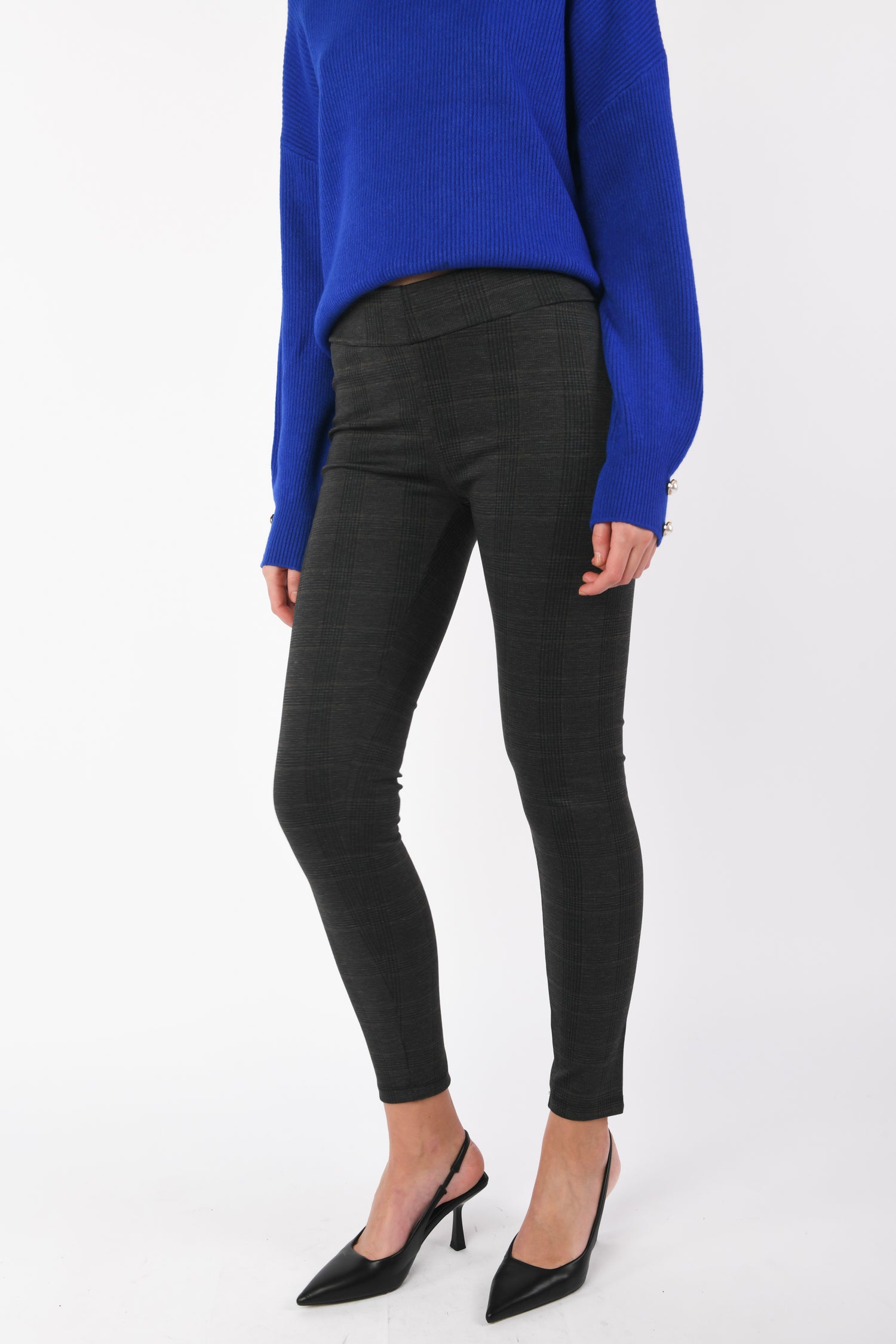 LI80892931FAMO-24_5_5_8b6c0d3a-c79a-42fd-bd23-0c80211be281