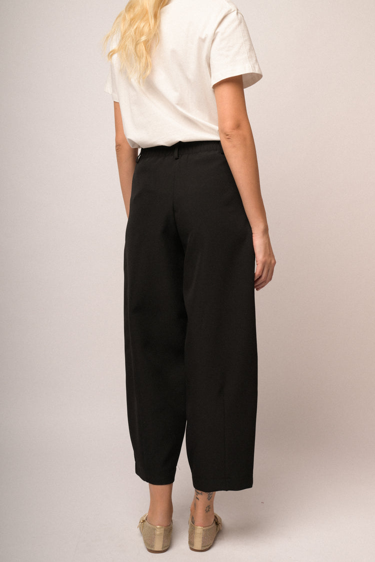 Pantaloni carrot