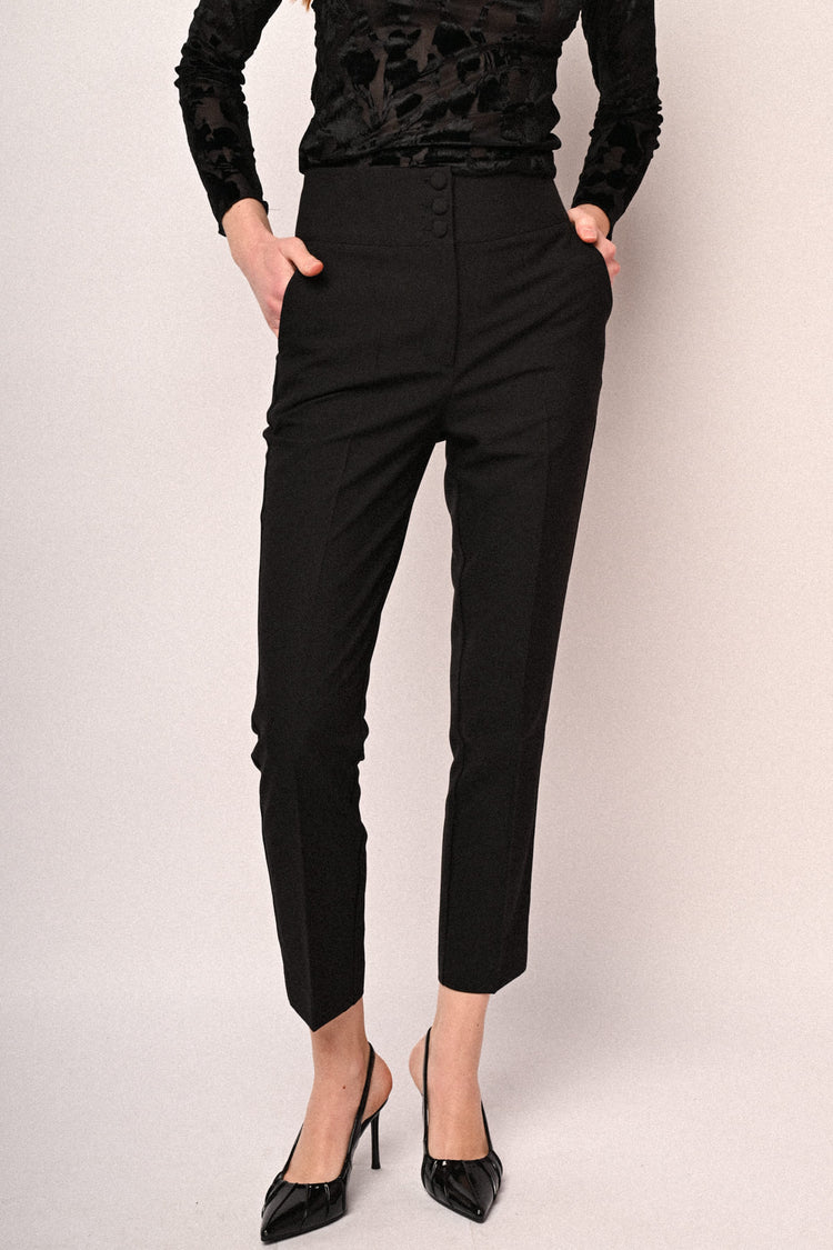 Pantaloni a sigaretta con piega stirata