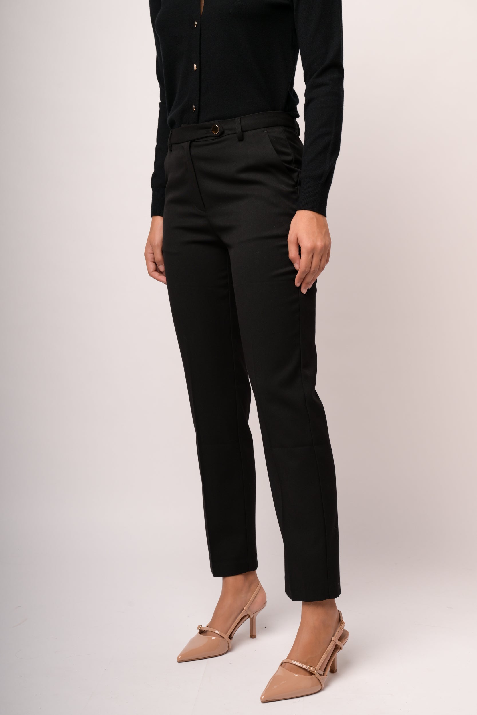 Pantaloni neri dritti con linguetta
