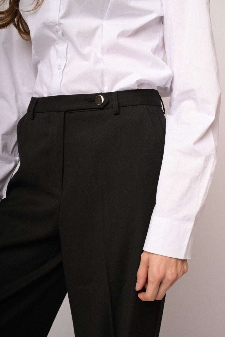 Pantaloni neri dritti con linguetta