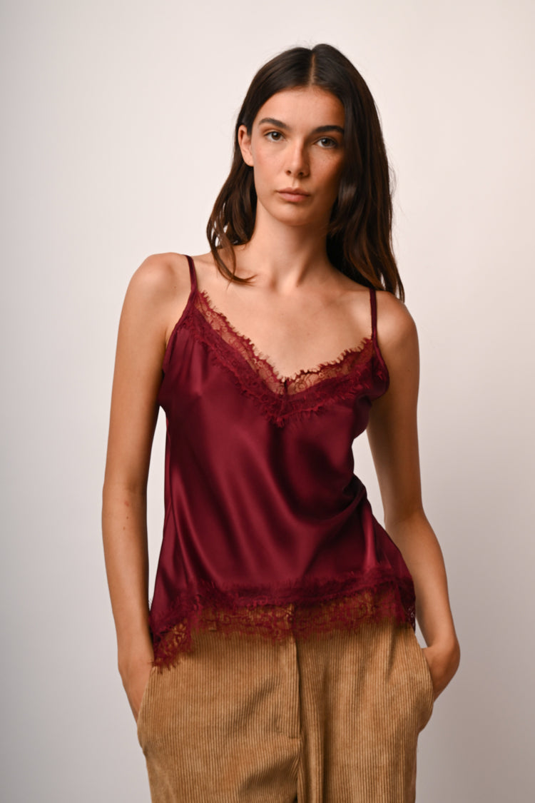 Top in raso con pizzo