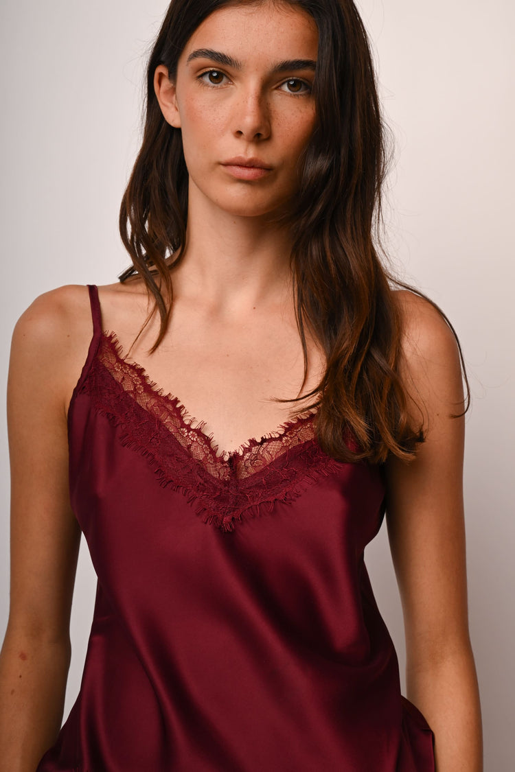 Top in raso con pizzo