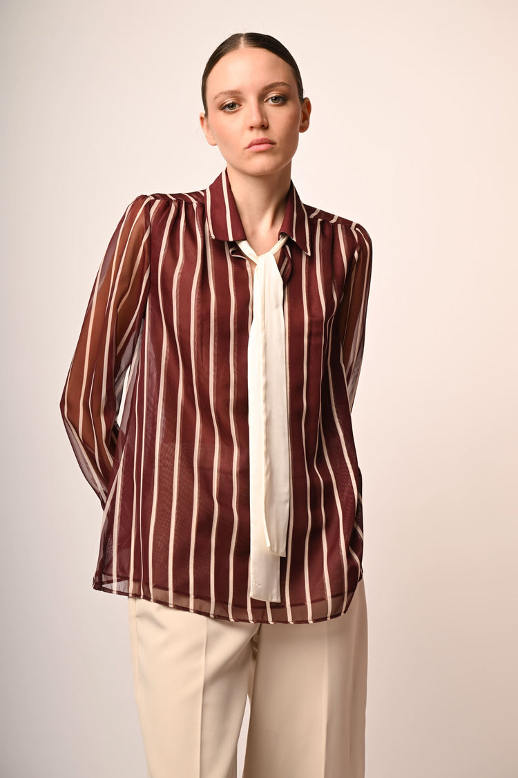 Camicia a righe con cravattino