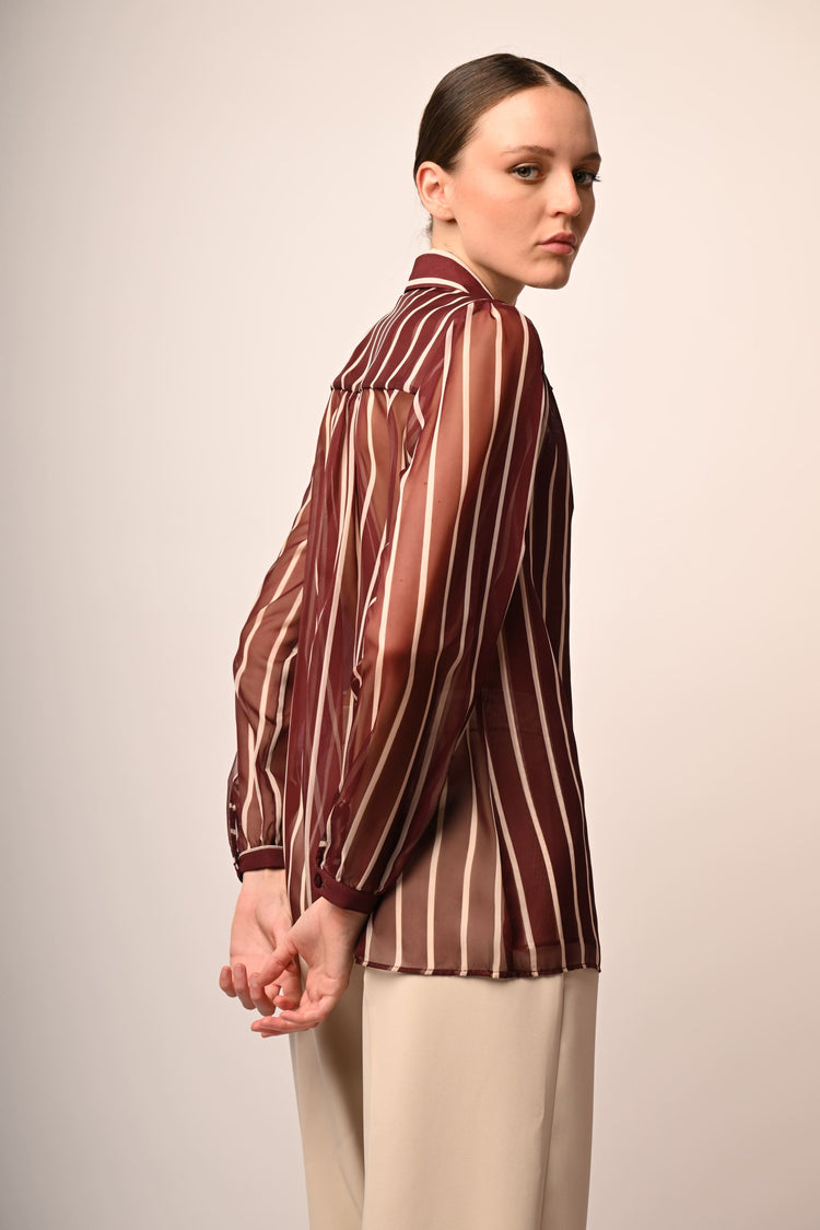 Camicia a righe con cravattino