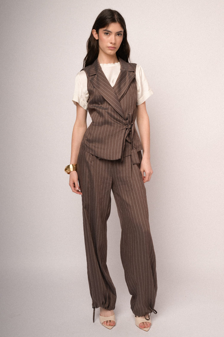 Pantaloni palazzo in gessato cioccolato con coulisse allorlo